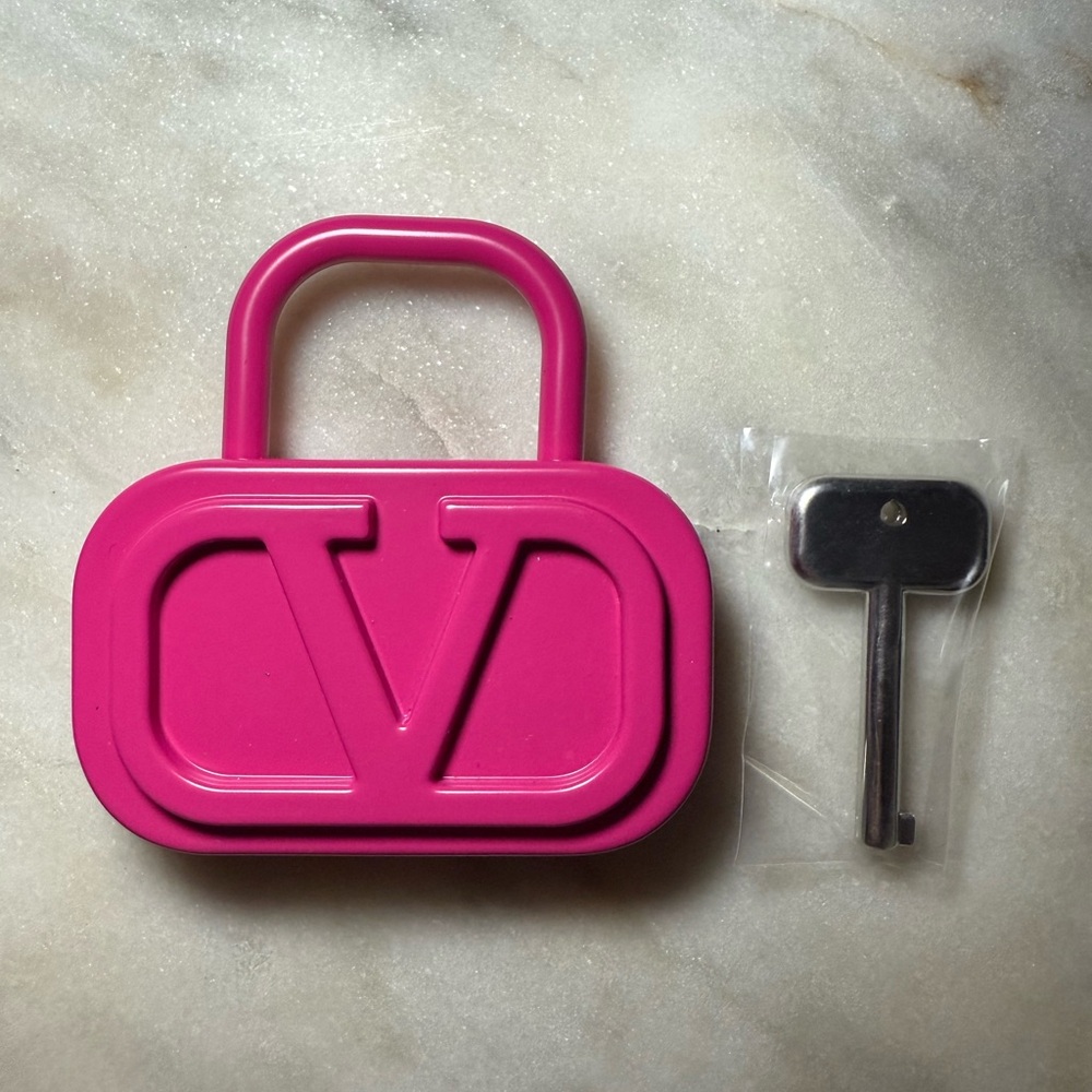 Valentino Beauty Lock & Key 🔐